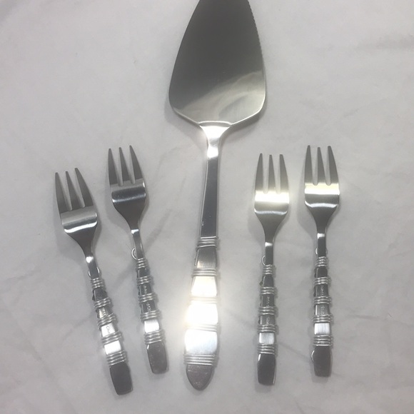 Serving set of (4) for Cake, pie or pastry. - Picture 3 of 5